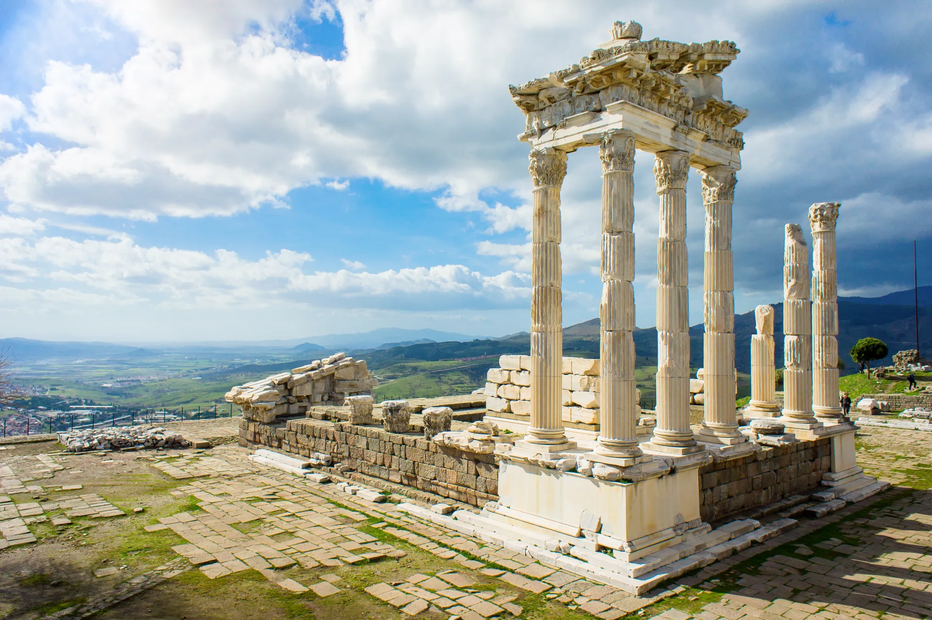 Saint Paul And The Biblical 7 Churches
